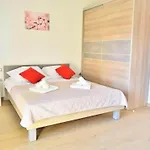 Fancy Dream - Modern One Bedroom With Balcony And Sea View 3 Apartment Brna