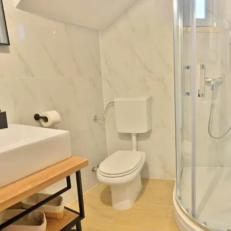 Fancy Dream - Modern One Bedroom With Balcony And Sea View 3 * Brna