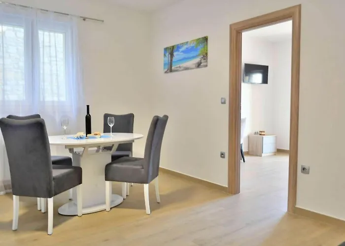 Fancy Dream - Modern One Bedroom With Balcony And Sea View 3 Apartment Brna