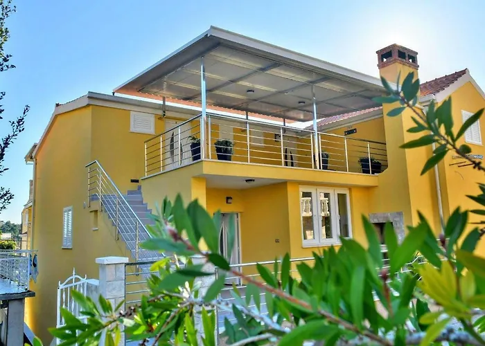 Apartman Fancy Dream - Modern One Bedroom With Balcony And Sea View 3 *